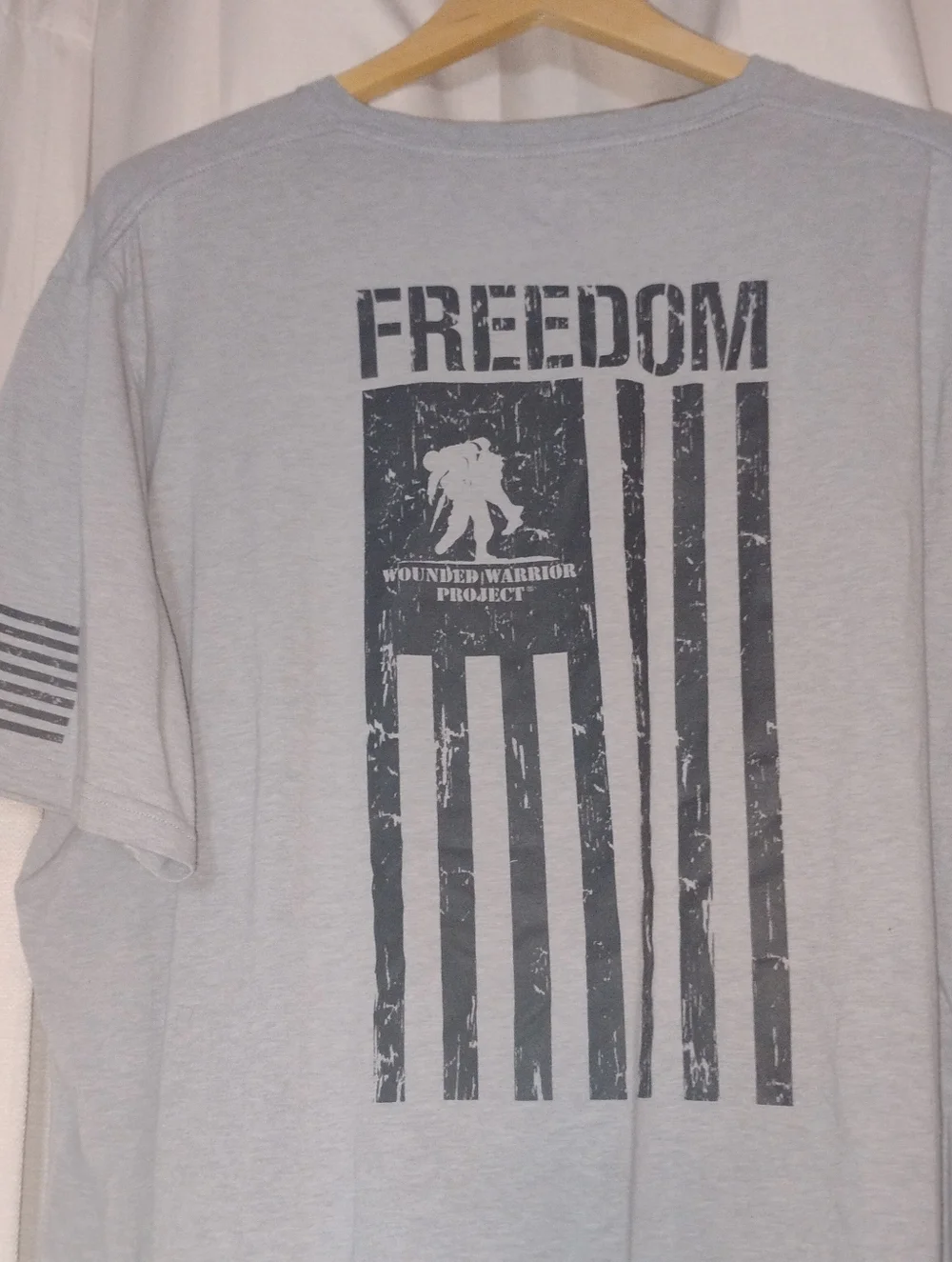Under Armour Light Gray “Freedom” Wounded Warrior Graphic Tee - Picture 1 of 7